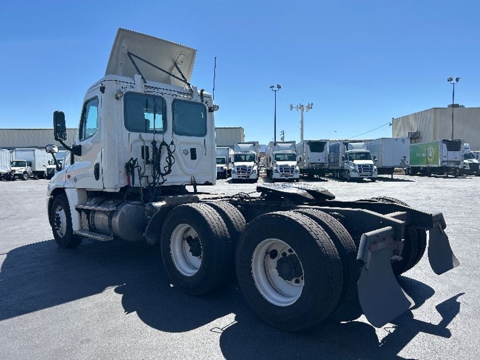 Day Cab Tractor-Heavy Duty Tractors-Freightliner-2017-Cascadia 12564ST-Las Vegas-NV-273,642\n\t\tmiles-$ 37,500 - Image 5