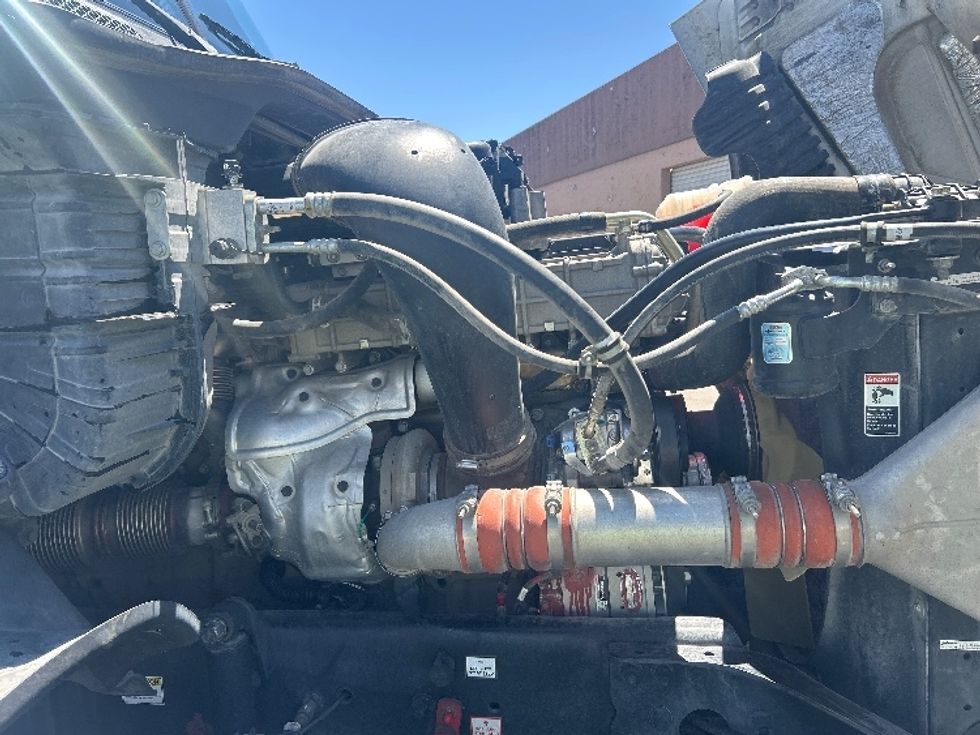 Day Cab Tractor-Heavy Duty Tractors-Freightliner-2017-Cascadia 12564ST-Las Vegas-NV-337,800\n\t\tmiles-$ 35,500 - Image 15