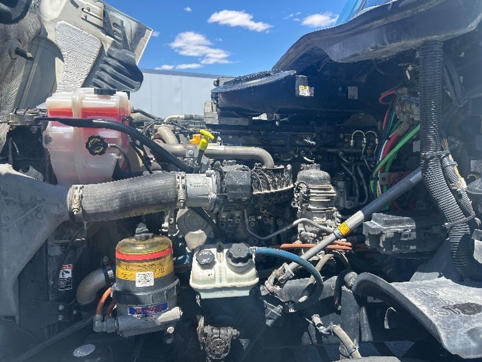 Day Cab Tractor-Heavy Duty Tractors-Freightliner-2017-Cascadia 12564ST-Las Vegas-NV-337,800\n\t\tmiles-$ 35,500 - Image 16