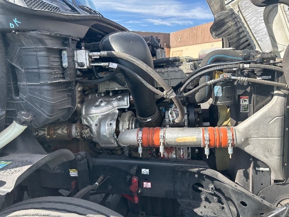 Day Cab Tractor-Heavy Duty Tractors-Freightliner-2017-Cascadia 12564ST-Las Vegas-NV-37,039\n\t\tmiles-$ 39,250 - Image 15