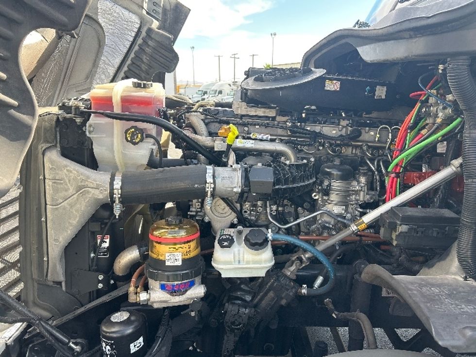 Day Cab Tractor-Heavy Duty Tractors-Freightliner-2017-Cascadia 12564ST-Las Vegas-NV-37,039\n\t\tmiles-$ 39,250 - Image 16