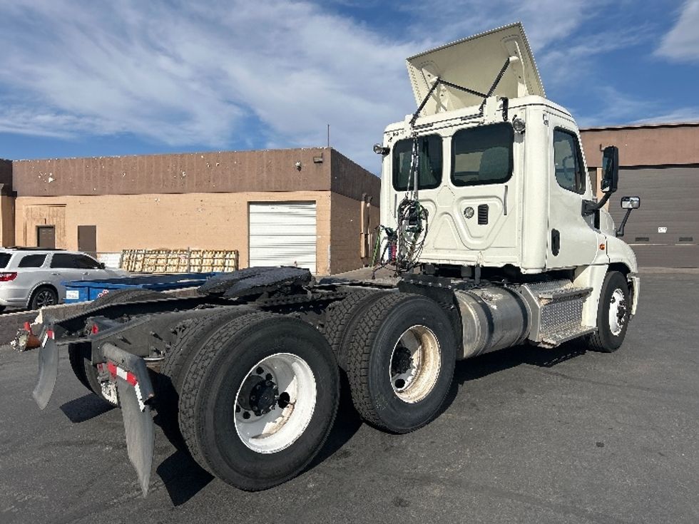 Day Cab Tractor-Heavy Duty Tractors-Freightliner-2017-Cascadia 12564ST-Las Vegas-NV-37,039\n\t\tmiles-$ 39,250 - Image 7