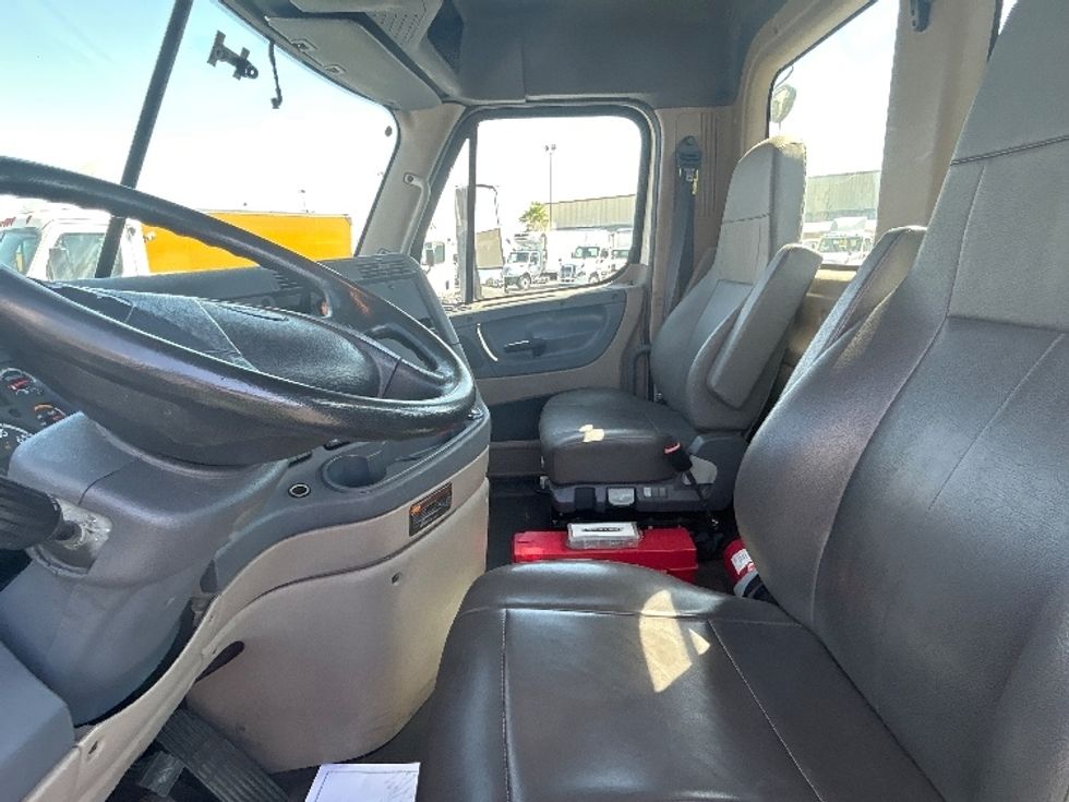 Day Cab Tractor-Heavy Duty Tractors-Freightliner-2017-Cascadia 12564ST-Las Vegas-NV-82,000\n\t\tmiles-$ 39,250 - Image 10