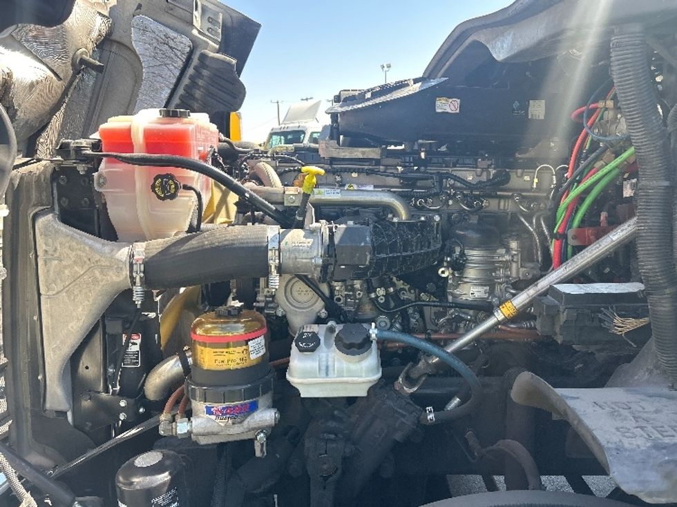 Day Cab Tractor-Heavy Duty Tractors-Freightliner-2017-Cascadia 12564ST-Las Vegas-NV-82,000\n\t\tmiles-$ 39,250 - Image 16