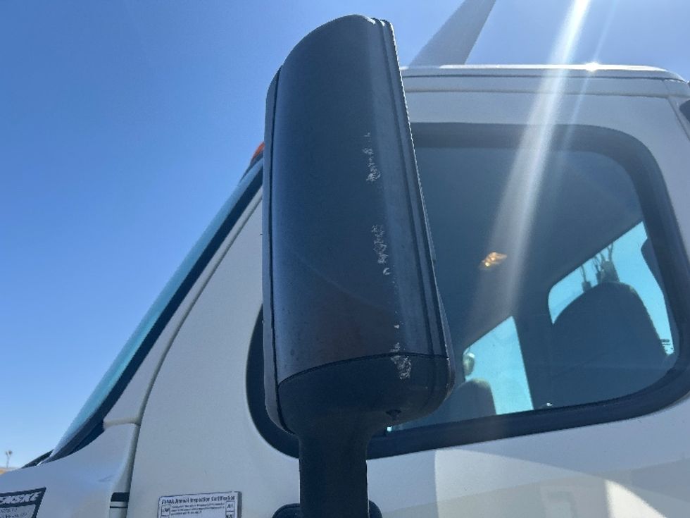 Day Cab Tractor-Heavy Duty Tractors-Freightliner-2017-Cascadia 12564ST-Las Vegas-NV-82,000\n\t\tmiles-$ 39,250 - Image 17