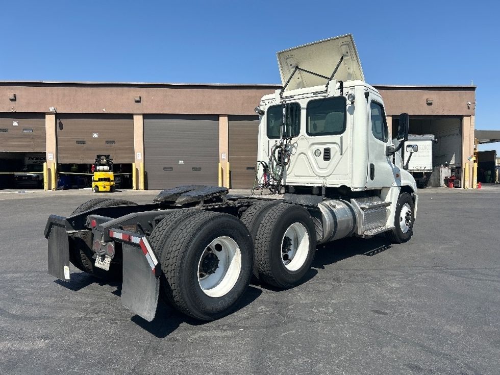Day Cab Tractor-Heavy Duty Tractors-Freightliner-2017-Cascadia 12564ST-Las Vegas-NV-82,000\n\t\tmiles-$ 39,250 - Image 7