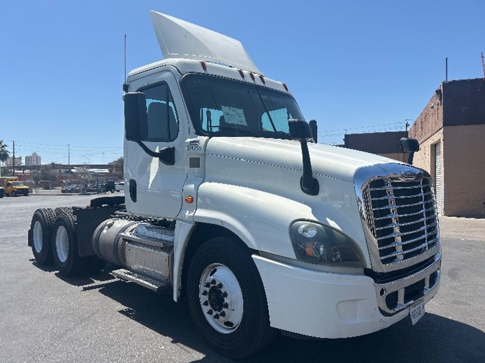 Day Cab Tractor-Heavy Duty Tractors-Freightliner-2017-Cascadia 12564ST-Las Vegas-NV-91,708\n\t\tmiles-$ 36,250 - Image 1
