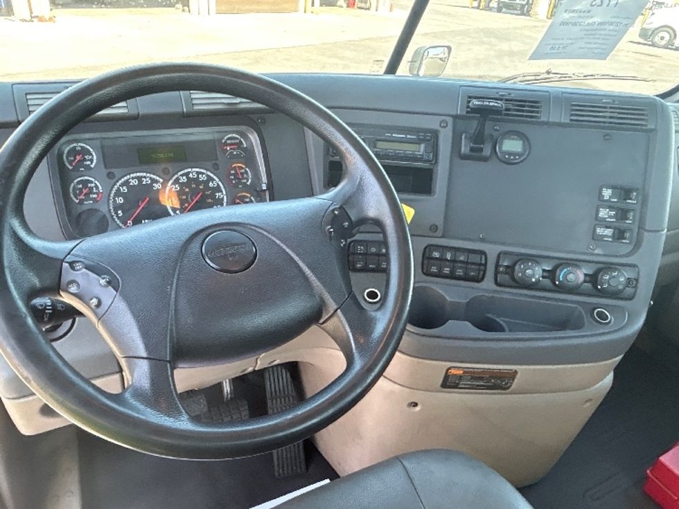 Day Cab Tractor-Heavy Duty Tractors-Freightliner-2017-Cascadia 12564ST-Las Vegas-NV-91,708\n\t\tmiles-$ 36,250 - Image 11