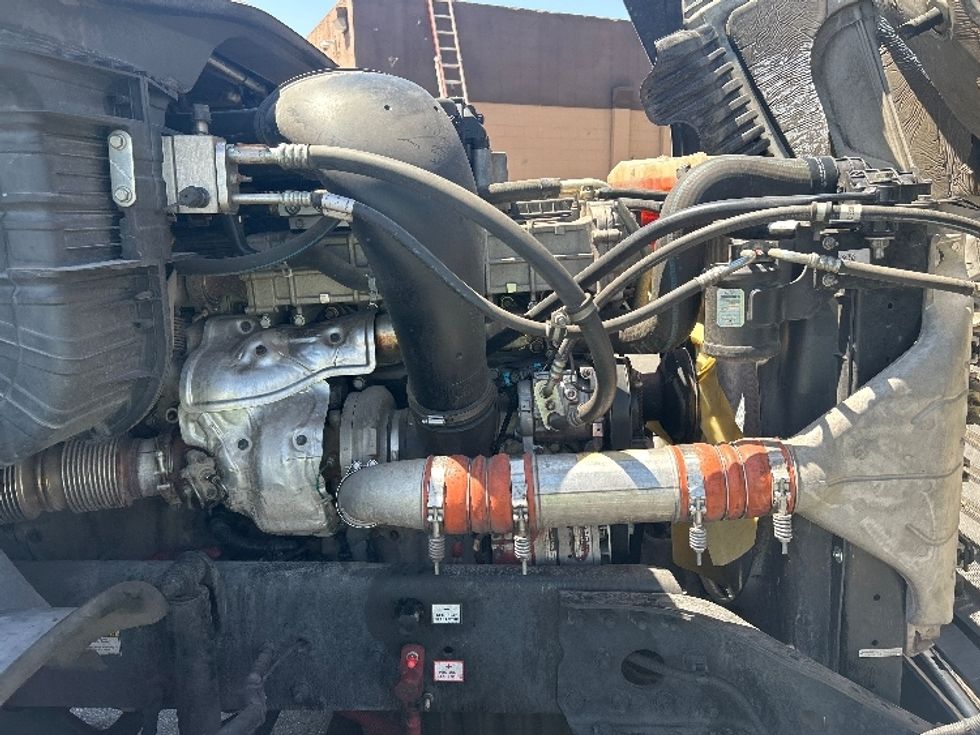 Day Cab Tractor-Heavy Duty Tractors-Freightliner-2017-Cascadia 12564ST-Las Vegas-NV-91,708\n\t\tmiles-$ 36,250 - Image 15