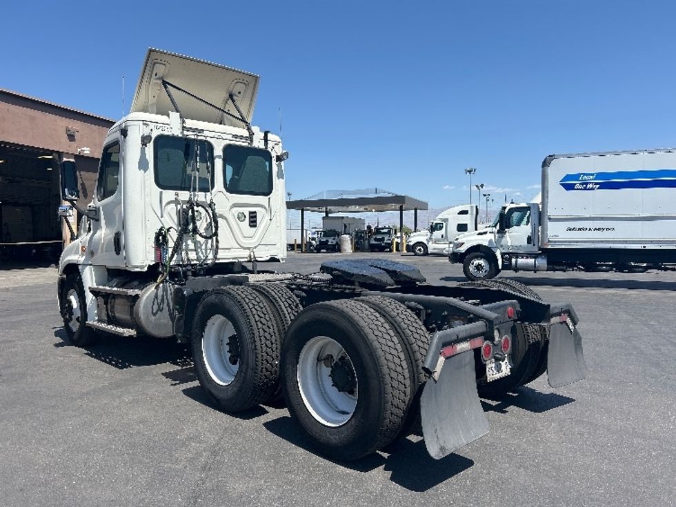 Day Cab Tractor-Heavy Duty Tractors-Freightliner-2017-Cascadia 12564ST-Las Vegas-NV-91,708\n\t\tmiles-$ 36,250 - Image 5