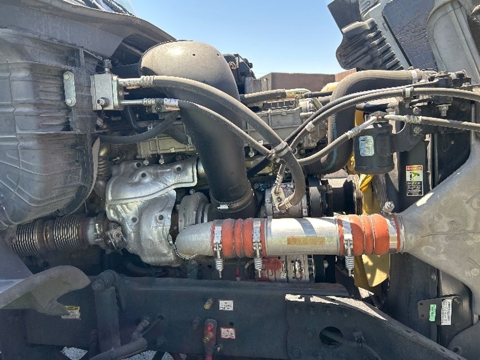 Day Cab Tractor-Heavy Duty Tractors-Freightliner-2017-Cascadia 12564ST-Las Vegas-NV-96,041\n\t\tmiles-$ 39,250 - Image 15
