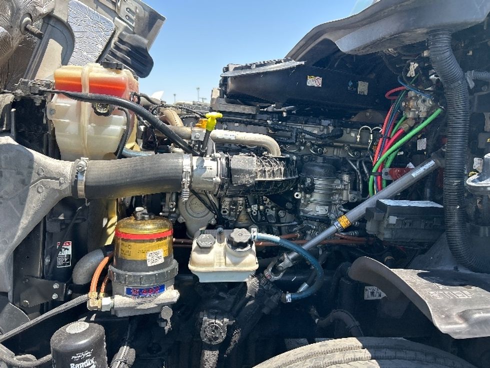 Day Cab Tractor-Heavy Duty Tractors-Freightliner-2017-Cascadia 12564ST-Las Vegas-NV-96,041\n\t\tmiles-$ 39,250 - Image 16