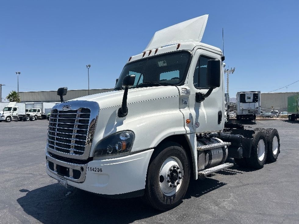 Day Cab Tractor-Heavy Duty Tractors-Freightliner-2017-Cascadia 12564ST-Las Vegas-NV-96,041\n\t\tmiles-$ 39,250 - Image 3