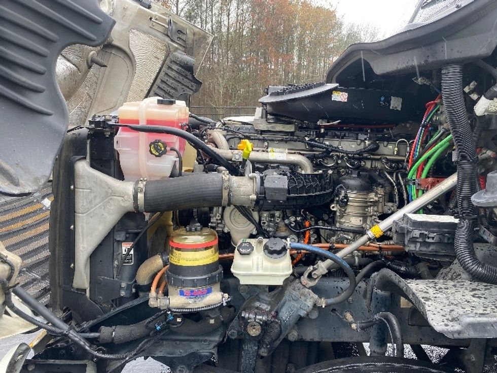 Day Cab Tractor-Heavy Duty Tractors-Freightliner-2017-Cascadia 12564ST-Lithia Springs-GA-572,589\n\t\tmiles-$ 29,500 - Image 16