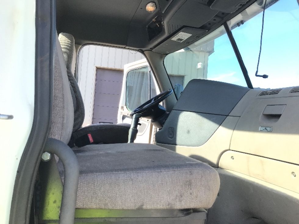 Day Cab Tractor-Heavy Duty Tractors-Freightliner-2017-Cascadia 12564ST-Londonderry-NH-346,803\n\t\tmiles-$ 35,500 - Image 14