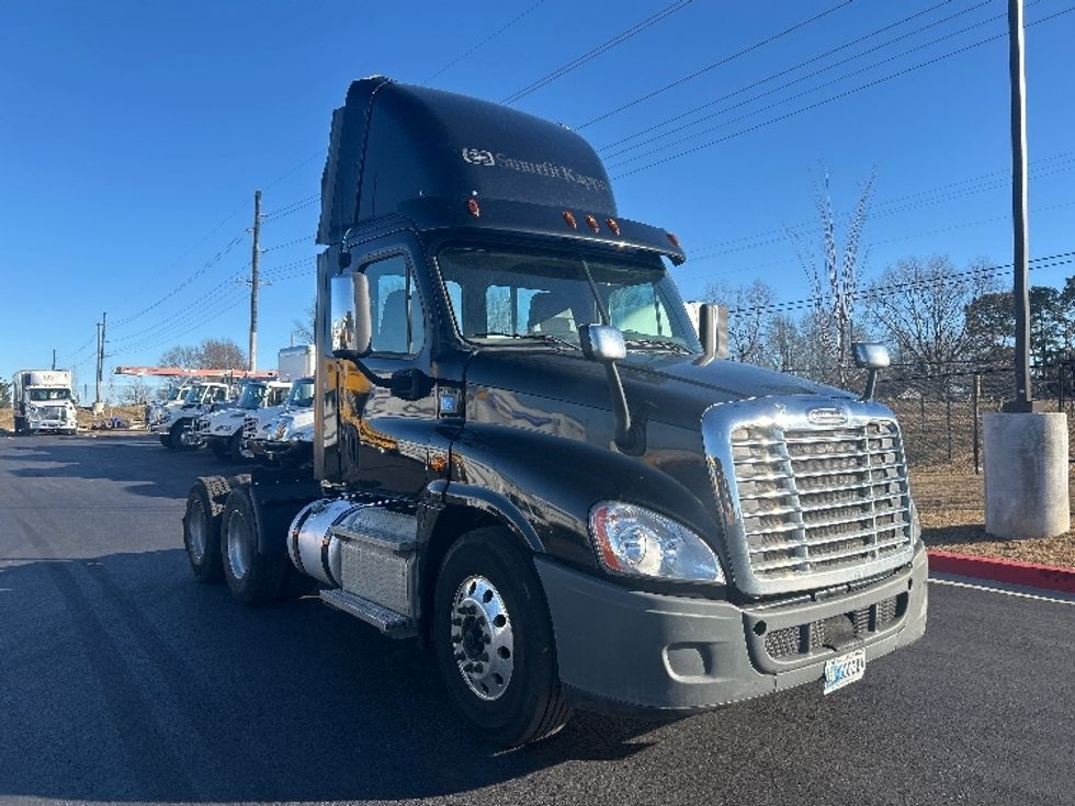 Day Cab Tractor-Heavy Duty Tractors-Freightliner-2017-Cascadia 12564ST-Lowell-AR-452,430\n\t\tmiles-$ 31,500 - Image 1