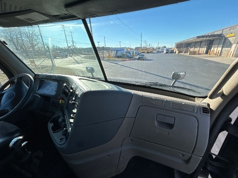 Day Cab Tractor-Heavy Duty Tractors-Freightliner-2017-Cascadia 12564ST-Lowell-AR-452,430\n\t\tmiles-$ 31,500 - Image 13