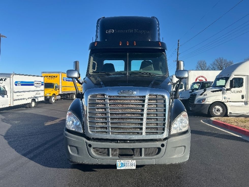 Day Cab Tractor-Heavy Duty Tractors-Freightliner-2017-Cascadia 12564ST-Lowell-AR-452,430\n\t\tmiles-$ 31,500 - Image 2