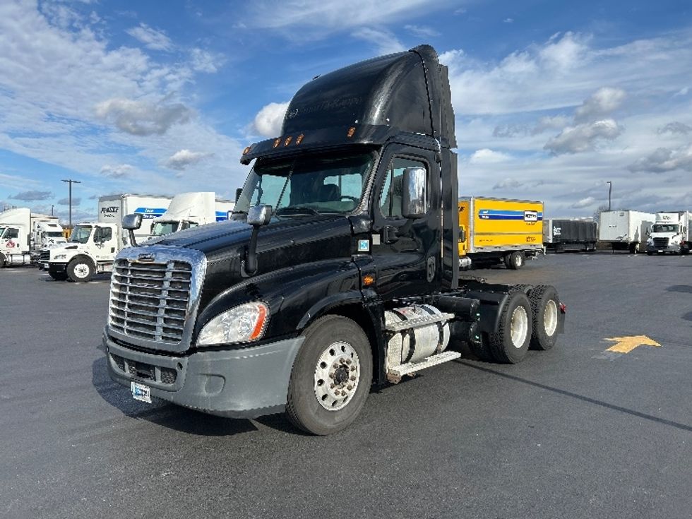 Day Cab Tractor-Heavy Duty Tractors-Freightliner-2017-Cascadia 12564ST-Lowell-AR-452,430\n\t\tmiles-$ 31,500 - Image 3