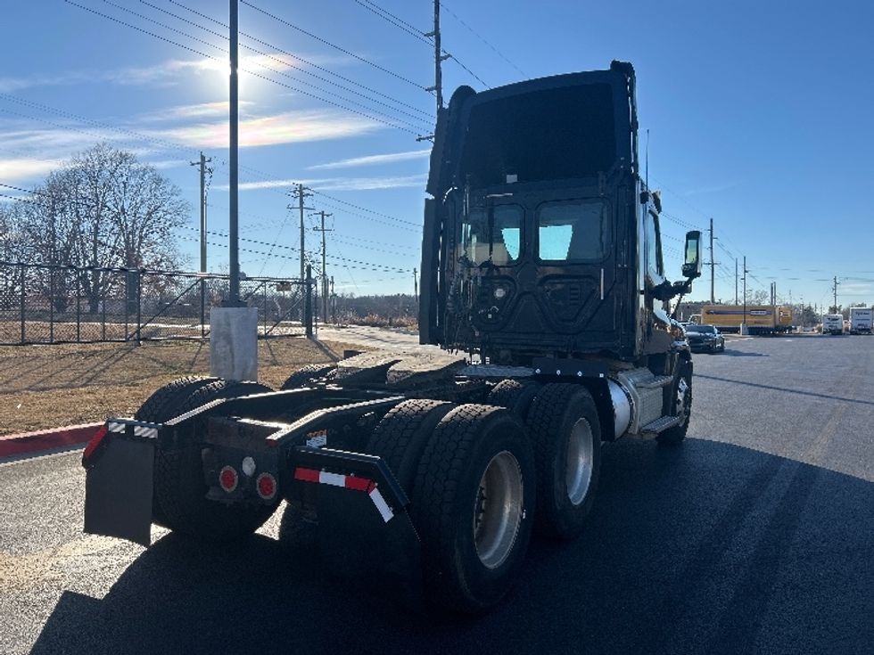 Day Cab Tractor-Heavy Duty Tractors-Freightliner-2017-Cascadia 12564ST-Lowell-AR-452,430\n\t\tmiles-$ 31,500 - Image 7