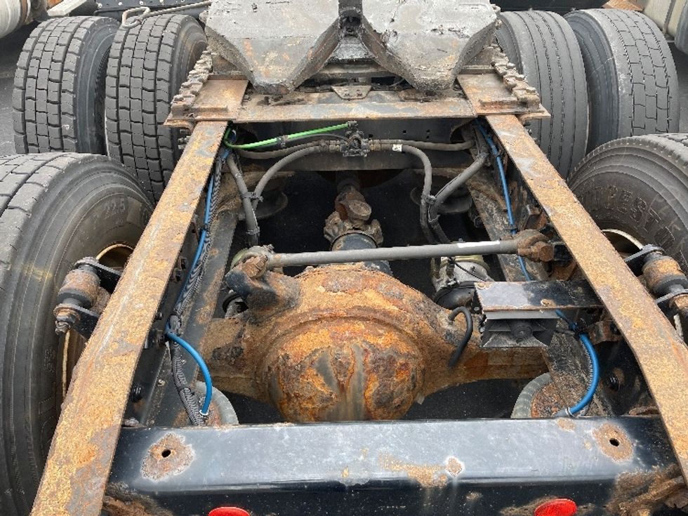 Day Cab Tractor-Heavy Duty Tractors-Freightliner-2017-Cascadia 12564ST-Middlefield-OH-607,272\n\t\tmiles-$ 30,250 - Image 6