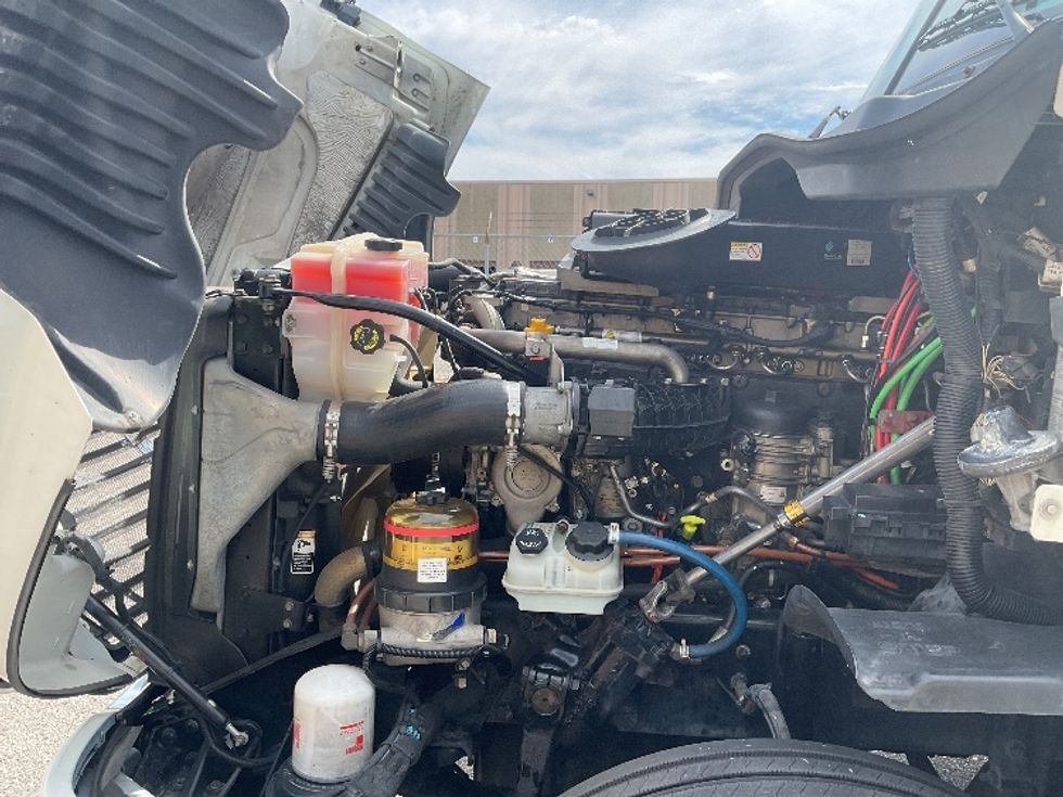 Day Cab Tractor-Heavy Duty Tractors-Freightliner-2017-Cascadia 12564ST-Moberly-MO-499,463\n\t\tmiles-$ 35,750 - Image 16