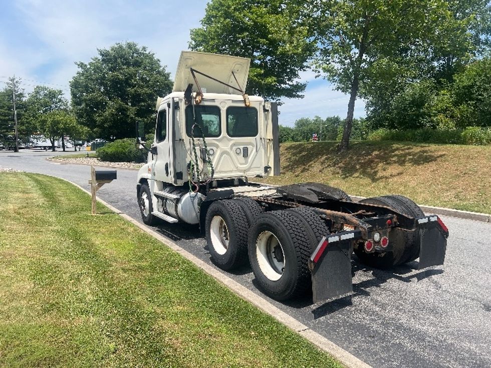 Day Cab Tractor-Heavy Duty Tractors-Freightliner-2017-Cascadia 12564ST-Montgomery-NY-510,225\n\t\tmiles-$ 30,000 - Image 4