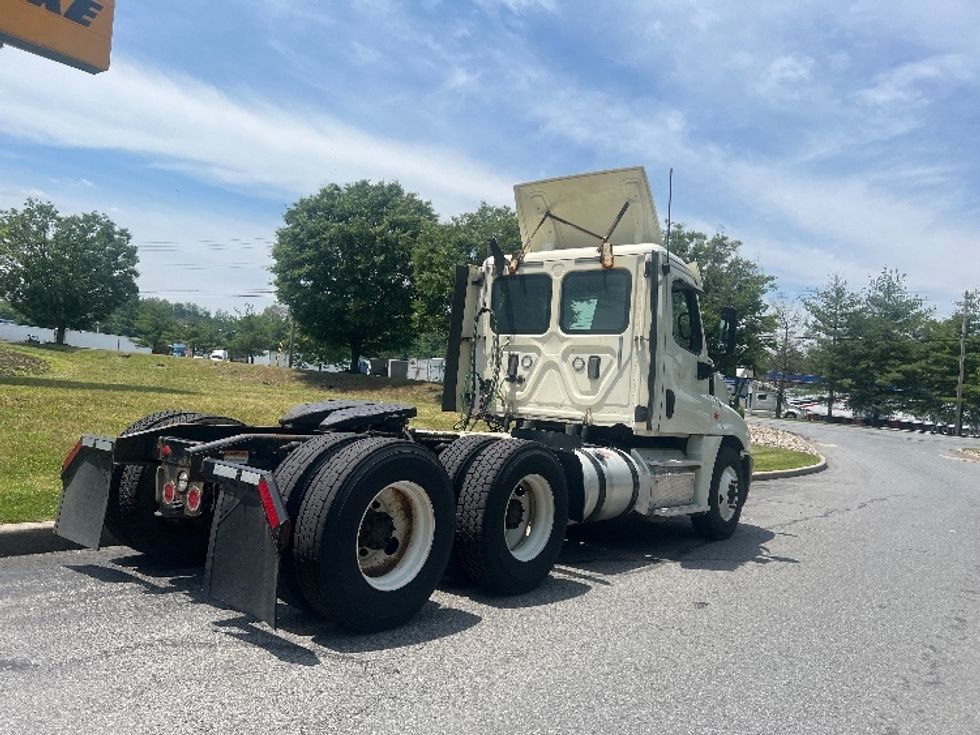Day Cab Tractor-Heavy Duty Tractors-Freightliner-2017-Cascadia 12564ST-Montgomery-NY-510,225\n\t\tmiles-$ 30,000 - Image 6