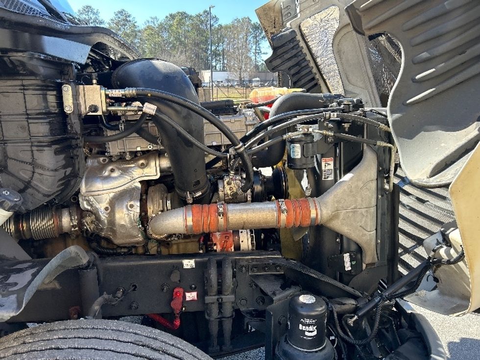 Day Cab Tractor-Heavy Duty Tractors-Freightliner-2017-Cascadia 12564ST-Newnan-GA-239,822\n\t\tmiles-$ 47,000 - Image 15