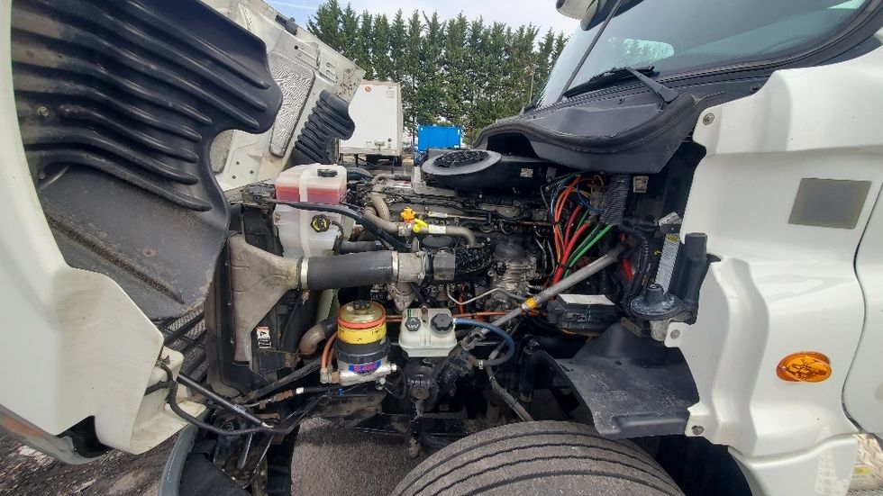 Day Cab Tractor-Heavy Duty Tractors-Freightliner-2017-Cascadia 12564ST-North Bergen-NJ-529,802\n\t\tmiles-$ 29,750 - Image 16