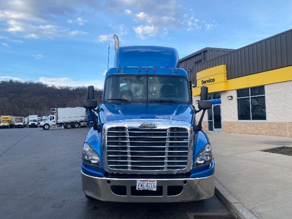 Day Cab Tractor-Heavy Duty Tractors-Freightliner-2017-Cascadia 12564ST-Pittsburgh-PA-356,044\n\t\tmiles-$ 33,500 - Image 2