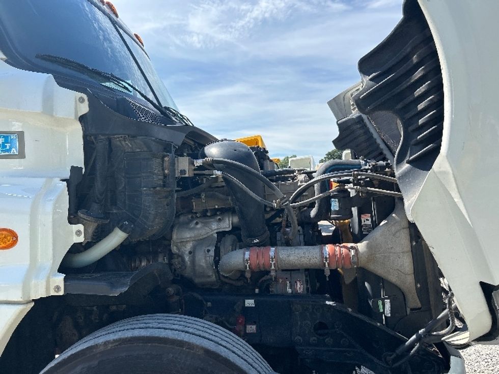 Day Cab Tractor-Heavy Duty Tractors-Freightliner-2017-Cascadia 12564ST-Prince George-VA-431,741\n\t\tmiles-$ 37,000 - Image 15