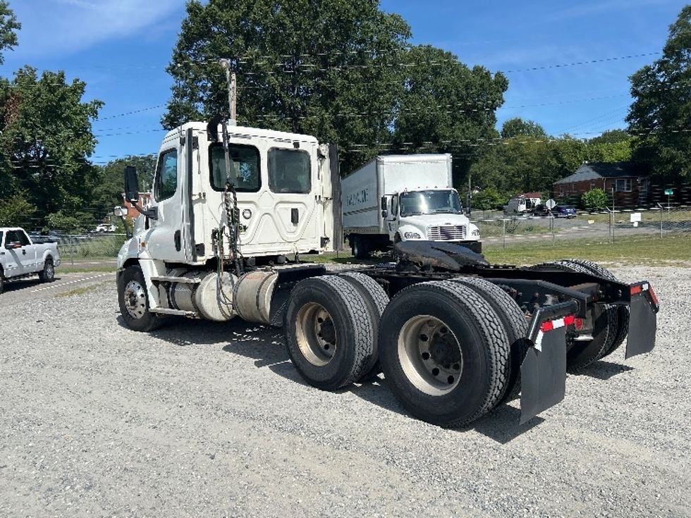 Day Cab Tractor-Heavy Duty Tractors-Freightliner-2017-Cascadia 12564ST-Prince George-VA-431,741\n\t\tmiles-$ 37,000 - Image 5
