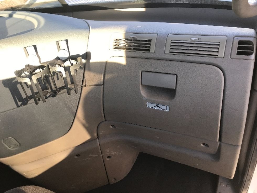 Day Cab Tractor-Heavy Duty Tractors-Freightliner-2017-Cascadia 12564ST-Prince George-VA-448,293\n\t\tmiles-$ 26,500 - Image 12