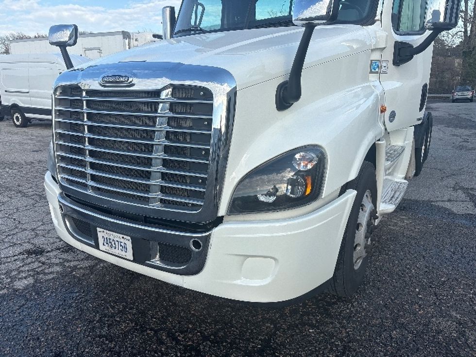 Day Cab Tractor-Heavy Duty Tractors-Freightliner-2017-Cascadia 12564ST-Prince George-VA-448,293\n\t\tmiles-$ 26,500 - Image 18