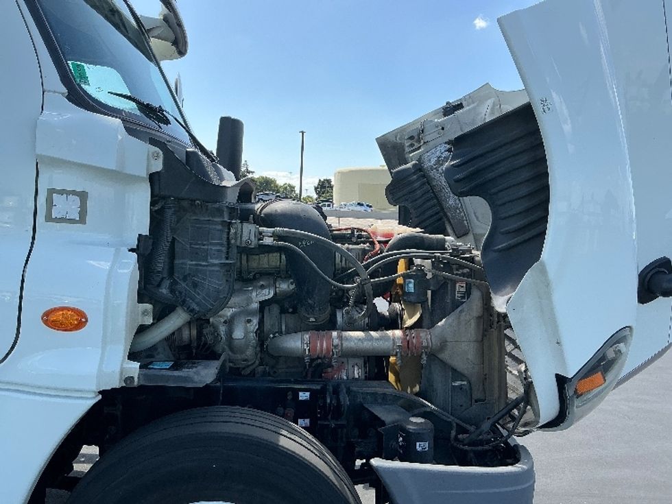 Day Cab Tractor-Heavy Duty Tractors-Freightliner-2017-Cascadia 12564ST-Stockton-CA-471,358\n\t\tmiles-$ 31,500 - Image 15