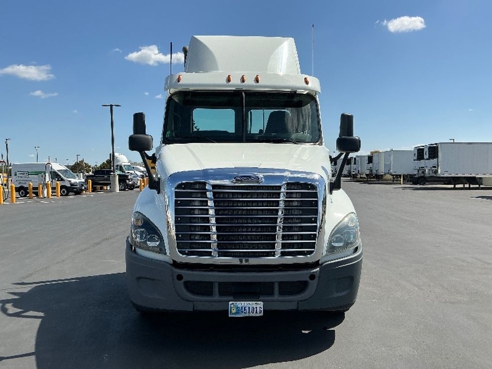 Day Cab Tractor-Heavy Duty Tractors-Freightliner-2017-Cascadia 12564ST-Stockton-CA-471,358\n\t\tmiles-$ 31,500 - Image 2