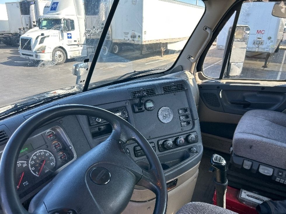 Day Cab Tractor-Heavy Duty Tractors-Freightliner-2017-Cascadia 12564ST-Swedesboro-NJ-544,003\n\t\tmiles-$ 27,000 - Image 10