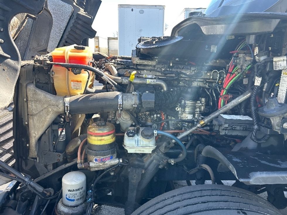 Day Cab Tractor-Heavy Duty Tractors-Freightliner-2017-Cascadia 12564ST-Swedesboro-NJ-544,003\n\t\tmiles-$ 27,000 - Image 16