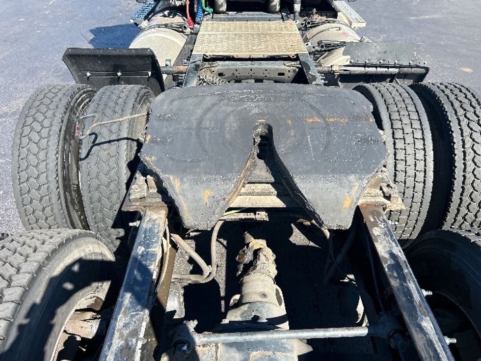 Day Cab Tractor-Heavy Duty Tractors-Freightliner-2017-Cascadia 12564ST-Swedesboro-NJ-544,003\n\t\tmiles-$ 27,000 - Image 6