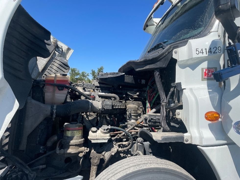 Day Cab Tractor-Heavy Duty Tractors-Freightliner-2017-Cascadia 12564ST-Tacoma-WA-316,175\n\t\tmiles-$ 51,500 - Image 16