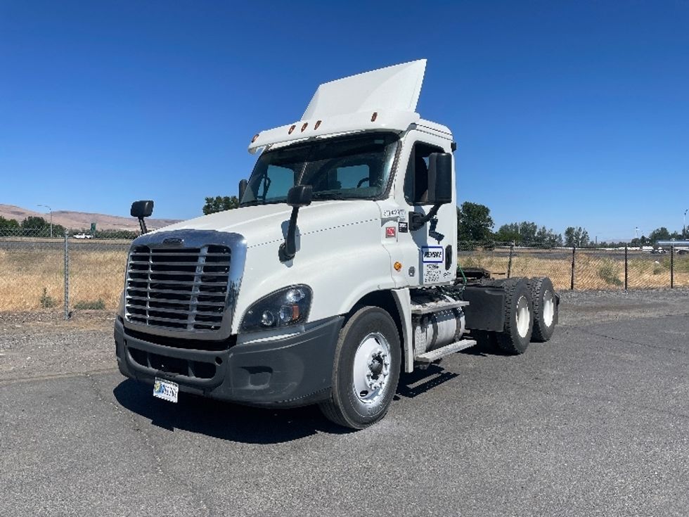 Day Cab Tractor-Heavy Duty Tractors-Freightliner-2017-Cascadia 12564ST-Tacoma-WA-316,175\n\t\tmiles-$ 51,500 - Image 3