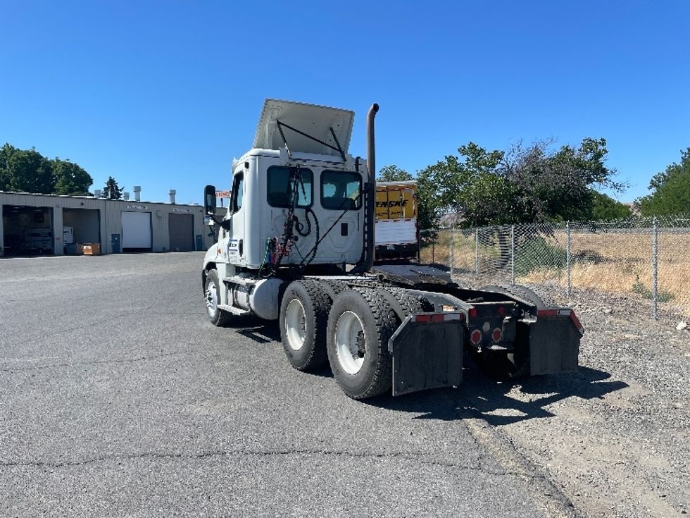 Day Cab Tractor-Heavy Duty Tractors-Freightliner-2017-Cascadia 12564ST-Tacoma-WA-316,175\n\t\tmiles-$ 51,500 - Image 5