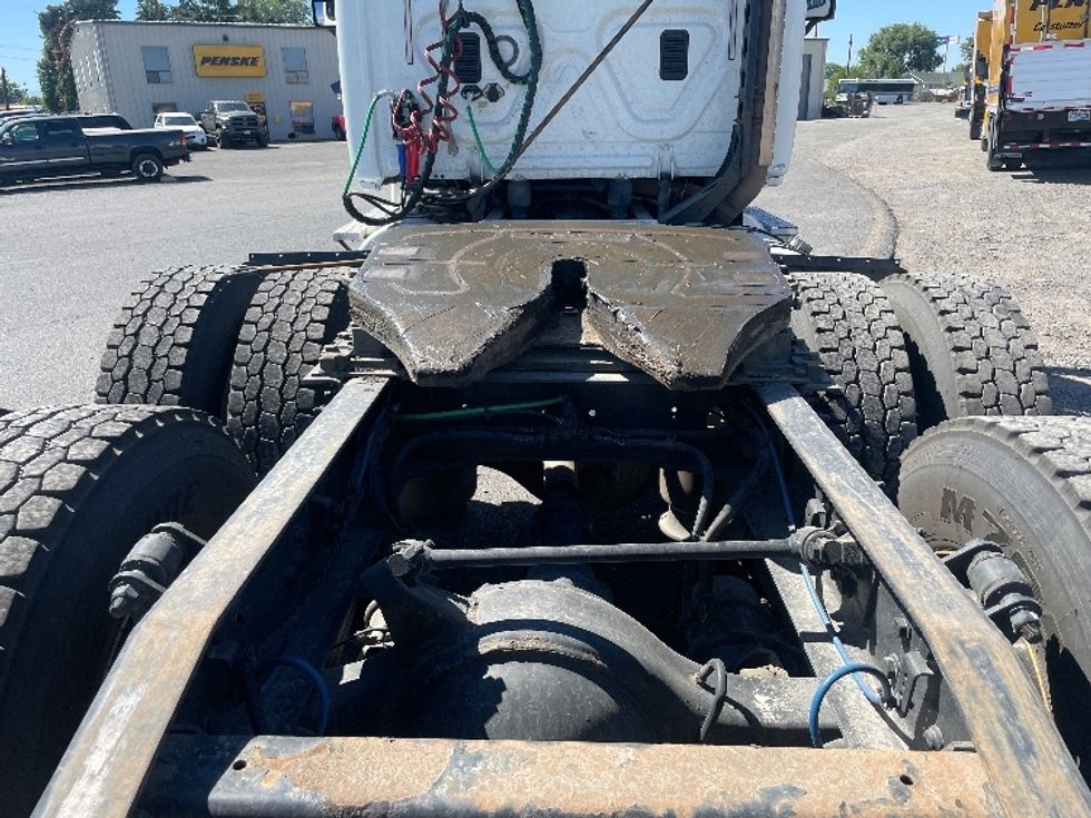 Day Cab Tractor-Heavy Duty Tractors-Freightliner-2017-Cascadia 12564ST-Tacoma-WA-316,175\n\t\tmiles-$ 51,500 - Image 6