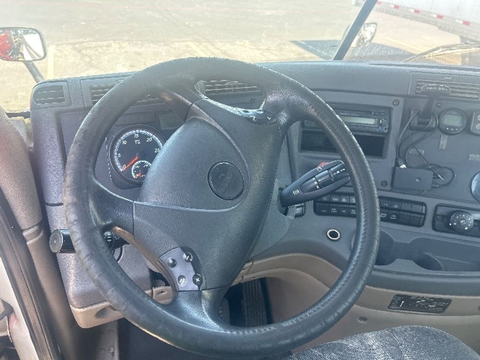 Day Cab Tractor-Heavy Duty Tractors-Freightliner-2017-Cascadia 12564ST-Torrance-CA-479,024\n\t\tmiles-$ 29,750 - Image 11