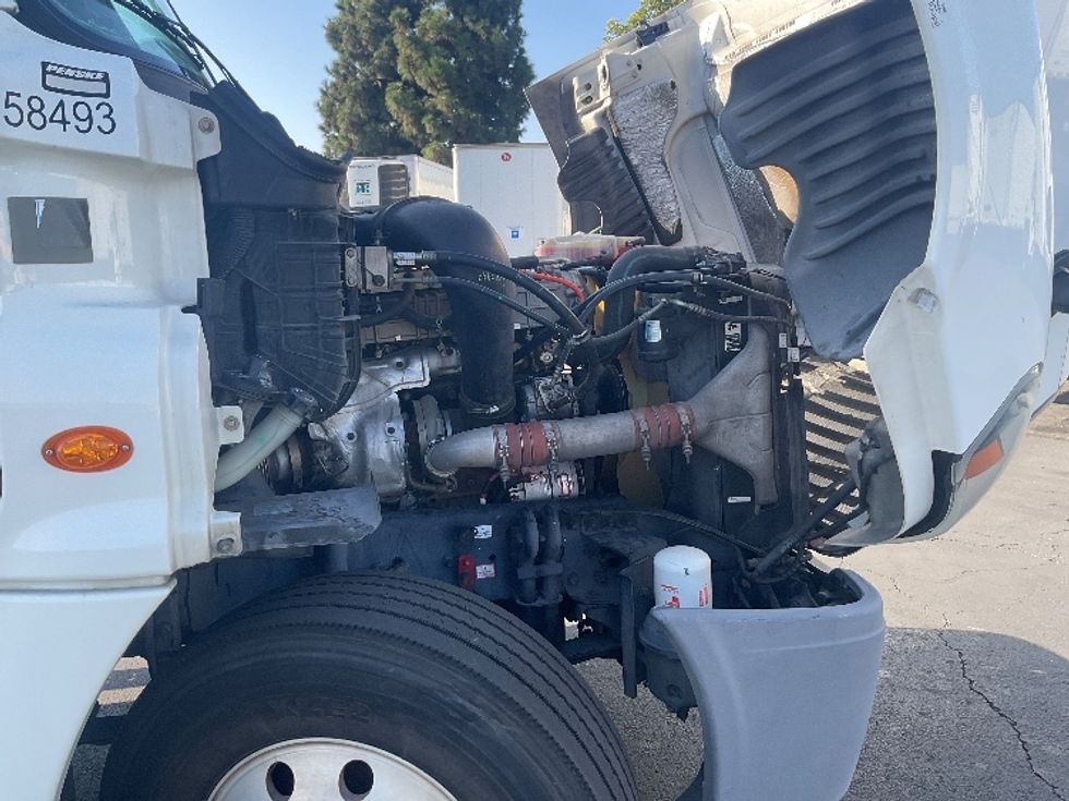 Day Cab Tractor-Heavy Duty Tractors-Freightliner-2017-Cascadia 12564ST-Torrance-CA-479,024\n\t\tmiles-$ 29,750 - Image 14