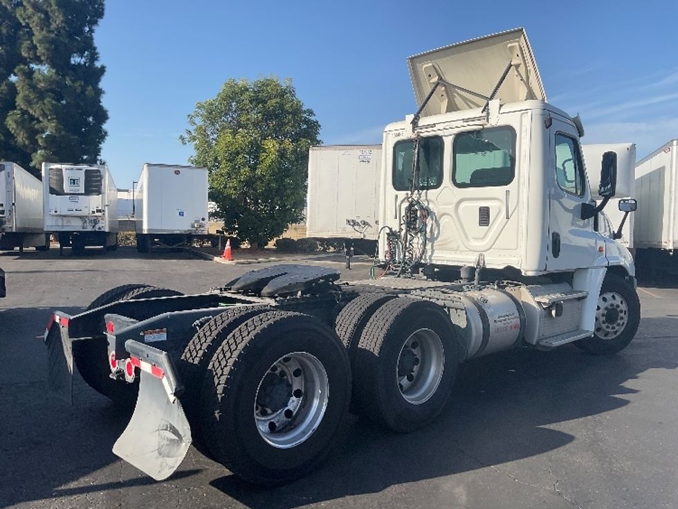 Day Cab Tractor-Heavy Duty Tractors-Freightliner-2017-Cascadia 12564ST-Torrance-CA-479,024\n\t\tmiles-$ 29,750 - Image 7
