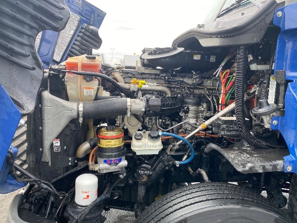 Day Cab Tractor-Heavy Duty Tractors-Freightliner-2017-Cascadia 12564ST-Torrance-CA-60,080\n\t\tmiles-$ 37,250 - Image 16