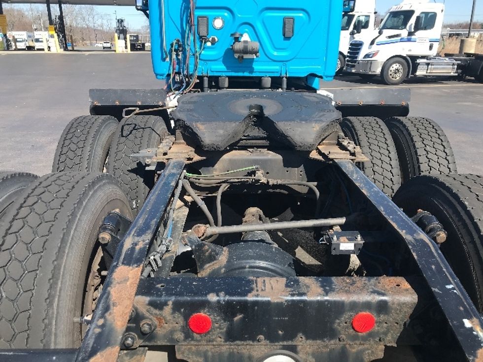 Day Cab Tractor-Heavy Duty Tractors-Freightliner-2017-Cascadia 12564ST-Westfield-MA-349,600\n\t\tmiles-$ 33,000 - Image 6