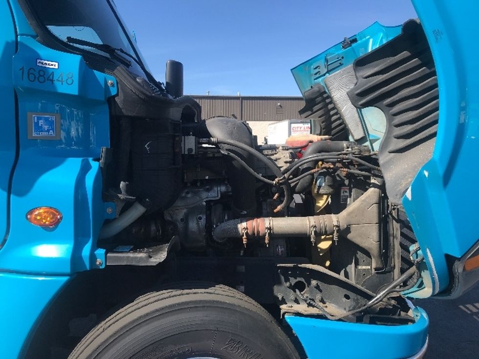 Day Cab Tractor-Heavy Duty Tractors-Freightliner-2017-Cascadia 12564ST-Westfield-MA-349,957\n\t\tmiles-$ 33,000 - Image 15